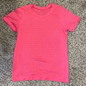 Lululemon workout shirt